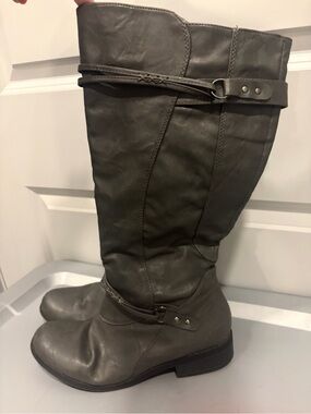 Women's Over-the-Knee Riding Boots in Charcoal Gray